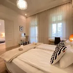 Romantic Riverview Bestern *