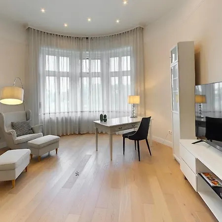 Romantic Riverview Bestern