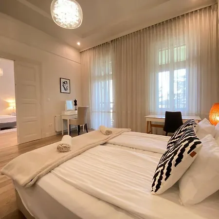 Romantic Riverview Bestern *