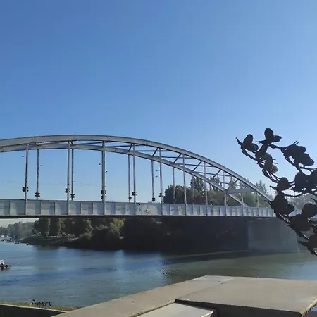 Romantic Riverview Bestern