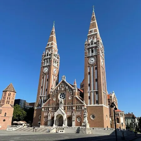 Romantic Riverview Bestern Apartment Szeged