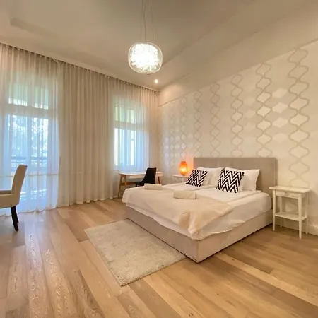 Romantic Riverview Bestern Apartment